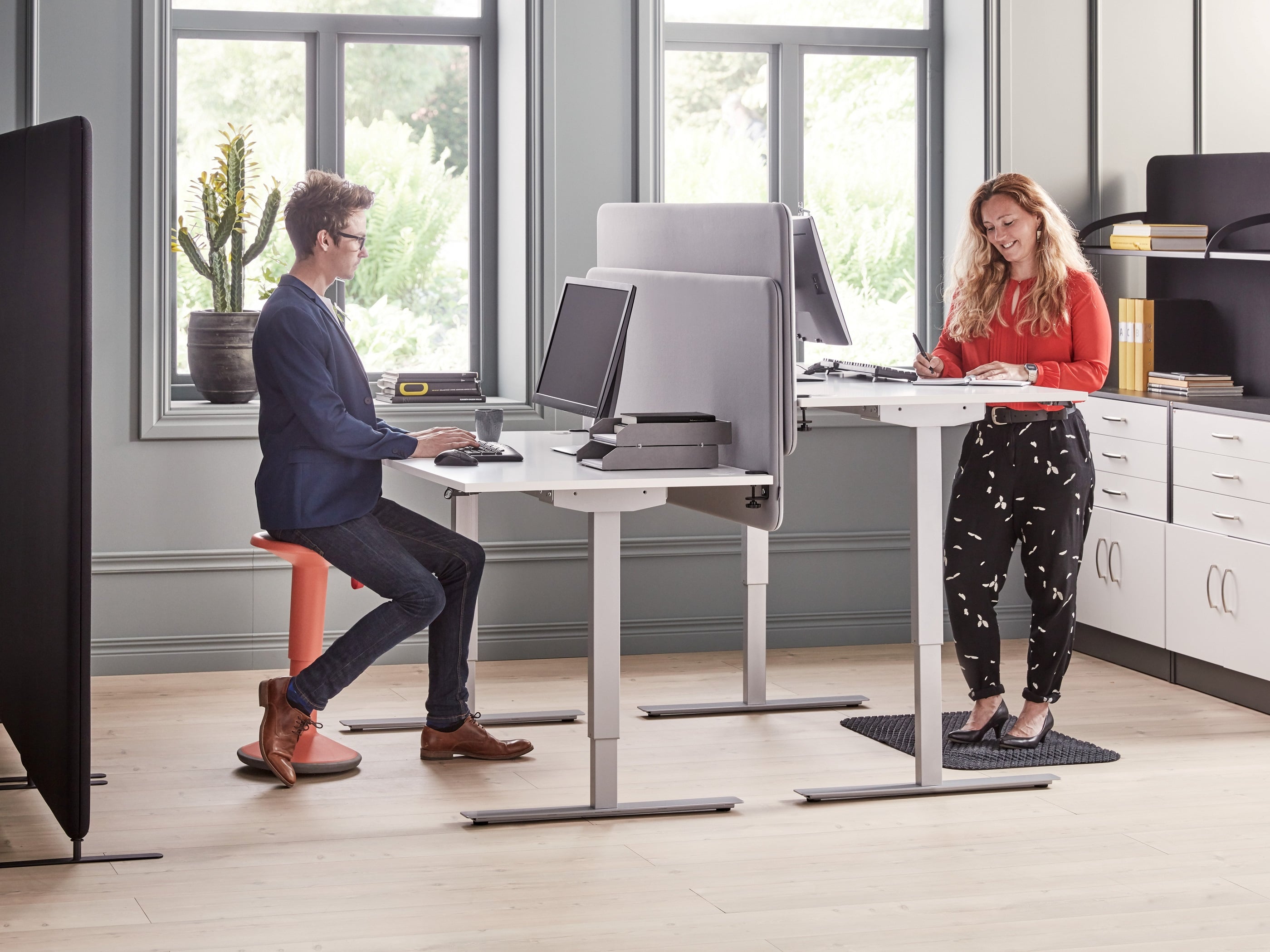 Could Height Adjustable Desks Change How We Work Aj S - How Do Height Adjustable Desks Work